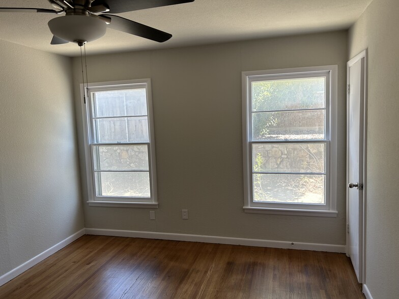 Front End Bedroom - 3404 Martin Lydon Ave