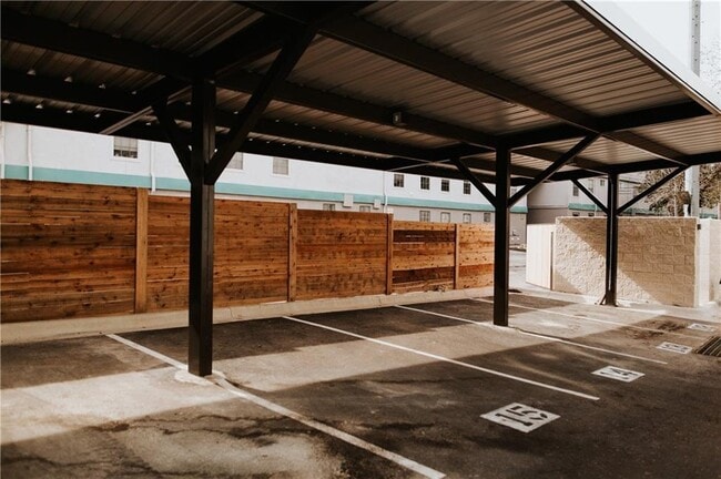 Building Photo - 207 W Johanna St