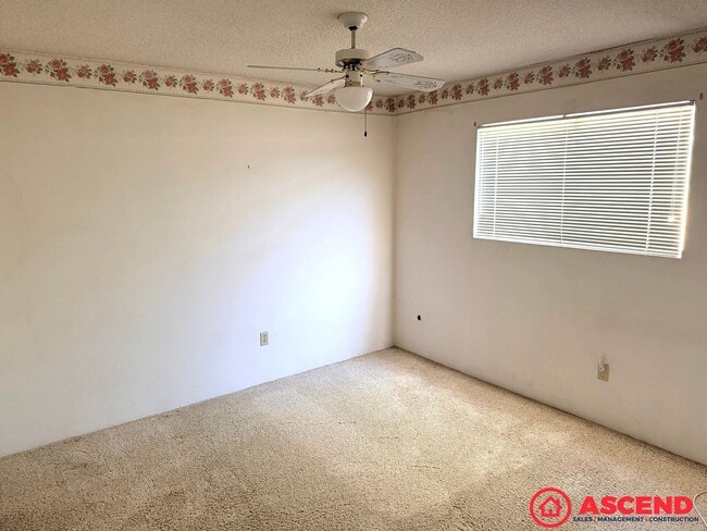 Building Photo - 5213 Lowen Ave