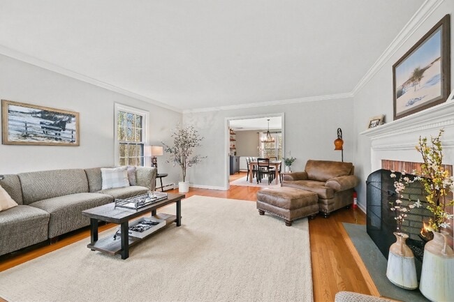 Building Photo - 395 Thayer Pond Rd