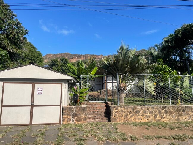 Building Photo - 3874 Leahi Ave