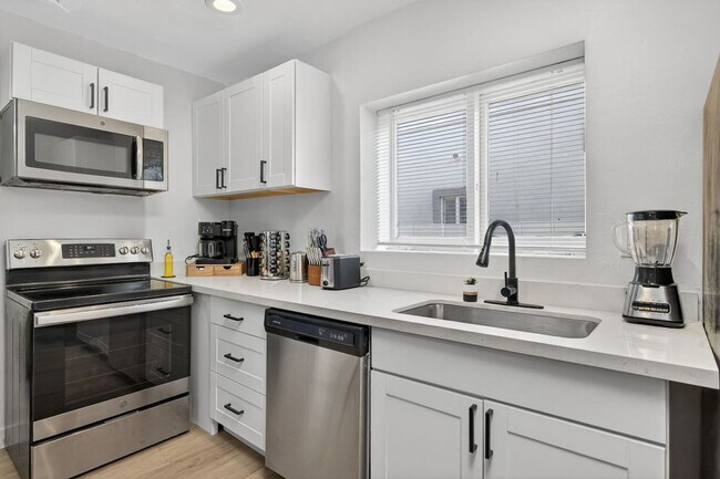 Building Photo - 1311 N 14th St