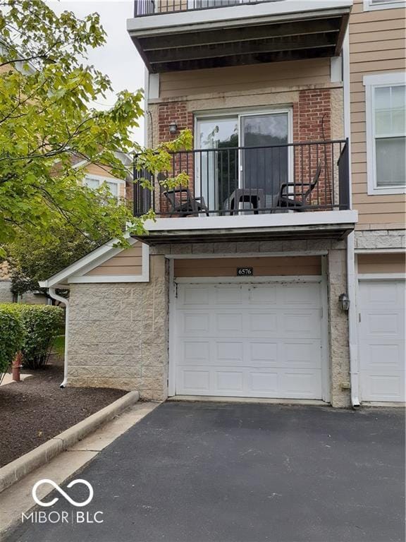 Building Photo - 6576 Reserve Dr