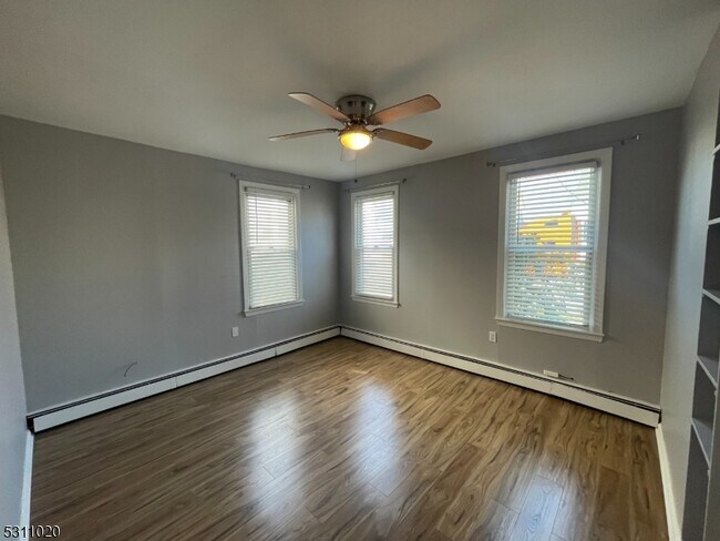 Building Photo - 31 Union St