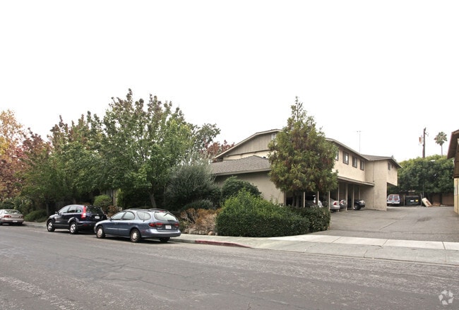 Primary Photo - 3589 Lochinvar Ave