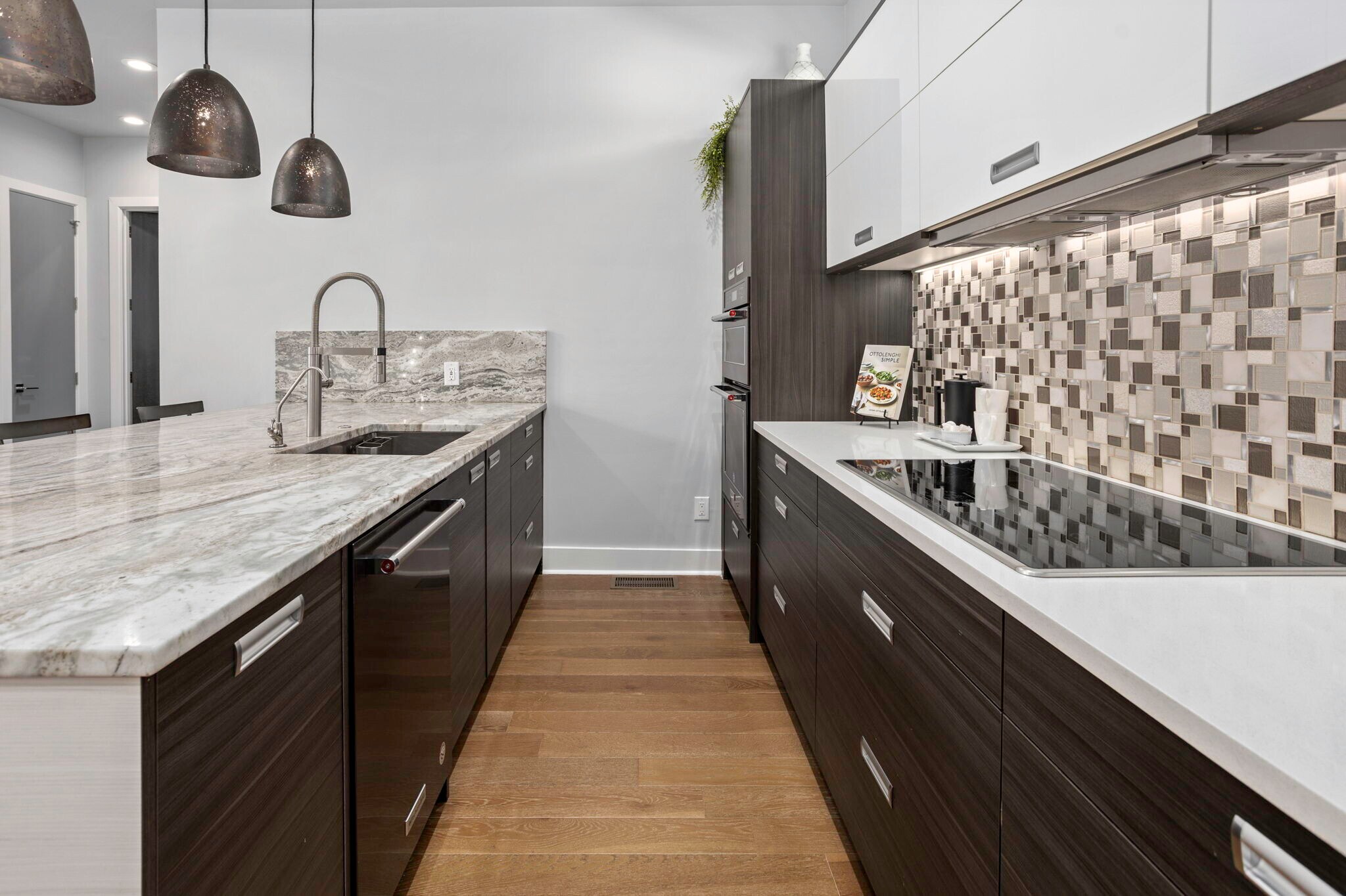 Building Photo - 326 Clay