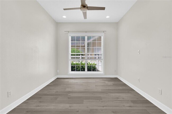 Building Photo - 1222 Roycroft Ave