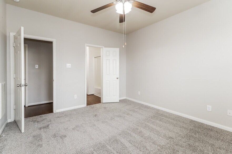 Building Photo - 9446 Green Mills Dr