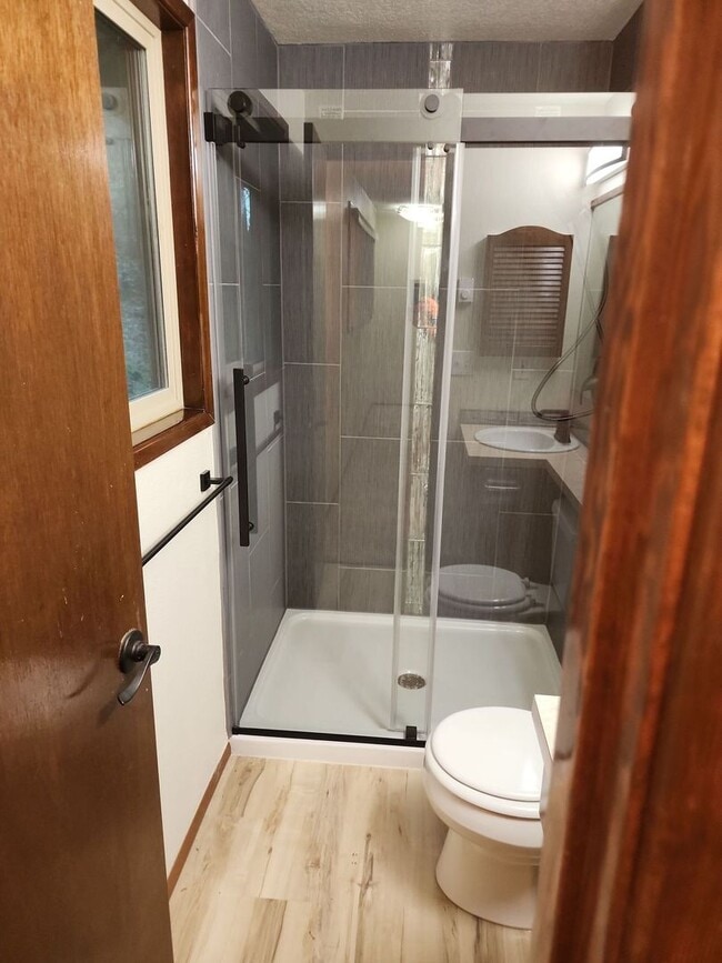 Building Photo - Beautiful Large home in private and quiet community