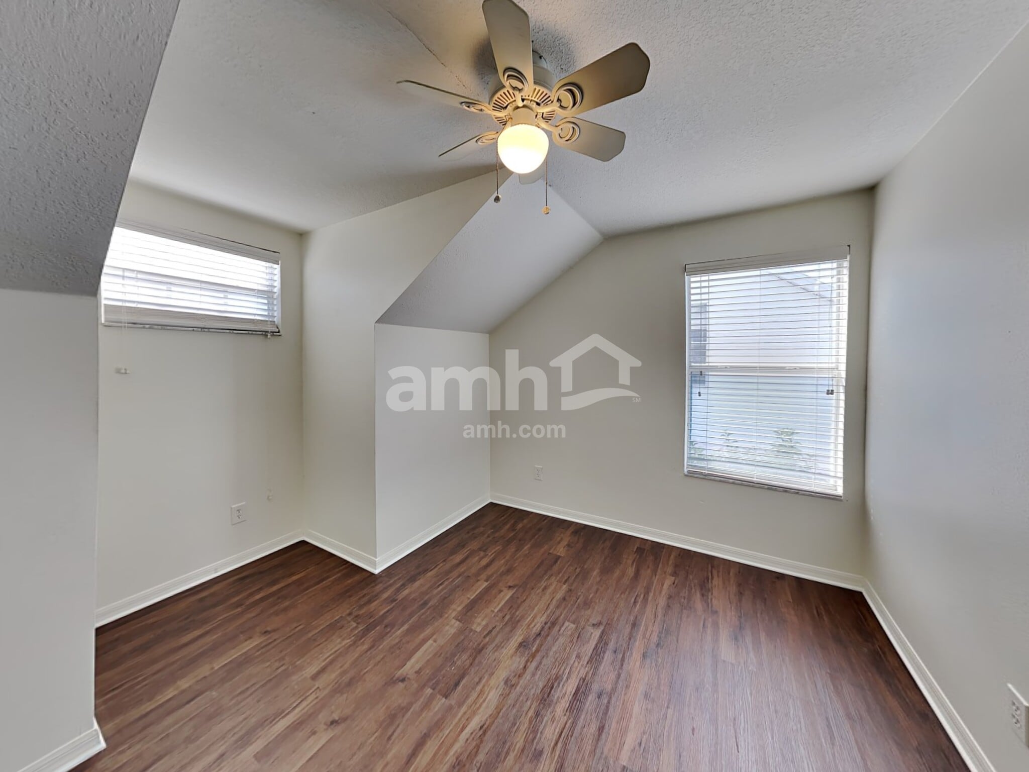 Building Photo - 9643 Patrician Dr