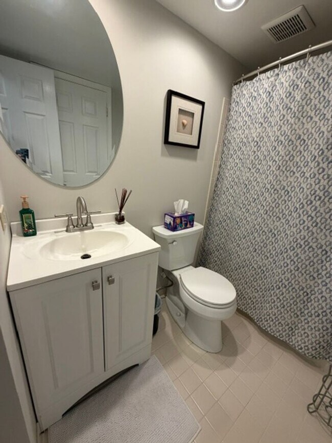Building Photo - SPACIOUS SF HOME IN GERMANTOWN