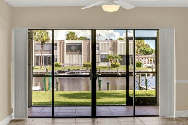 Building Photo - 1950 SW Palm City Rd