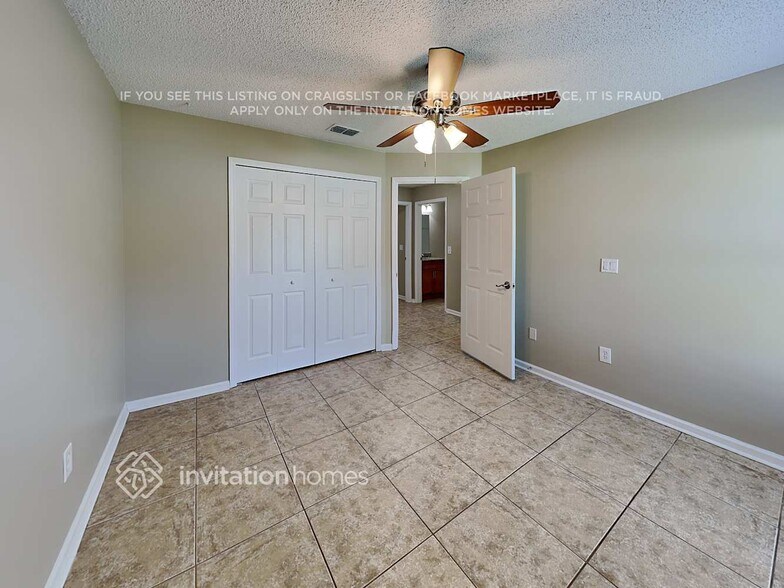 Building Photo - 2800 Falcon Crest Pl