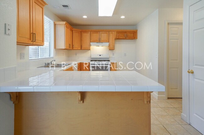 Building Photo - Charming 3-Bed, 2.5-Bath Home in One of Tr...