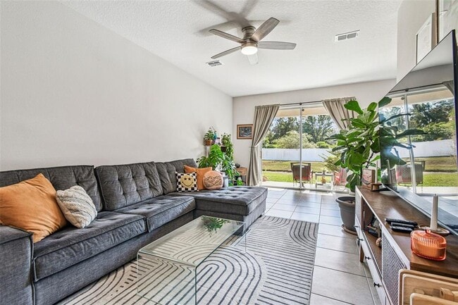 Building Photo - 2123 Laceflower Dr