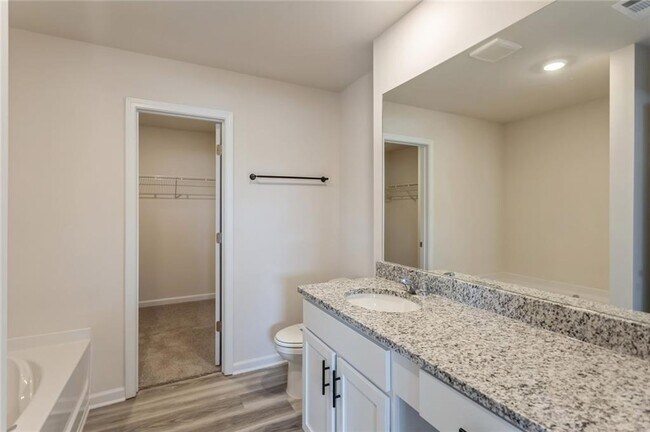 Building Photo - 608 Mackenzie Cv