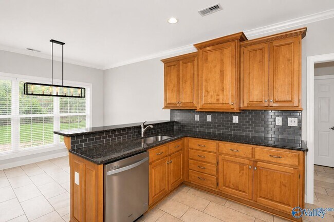 Building Photo - 103 Tudor Pl