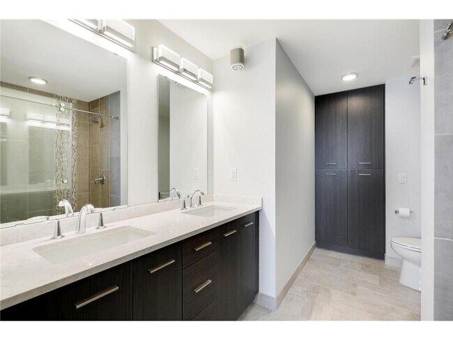 Building Photo - 740 Portland Ave