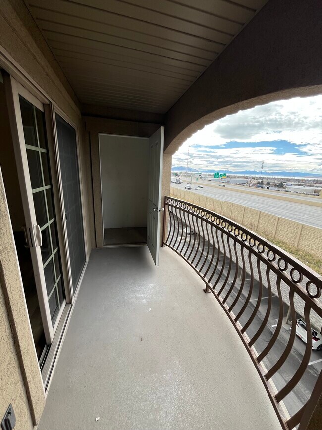 Balcony Storage - 235 N 1200 W