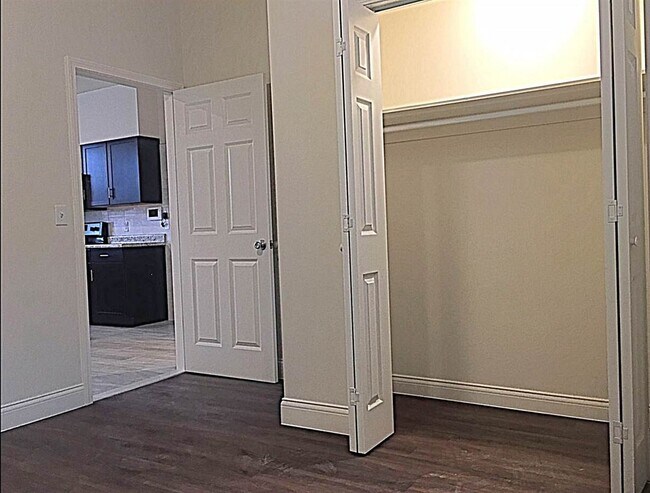 Building Photo - 1107 4th Ave