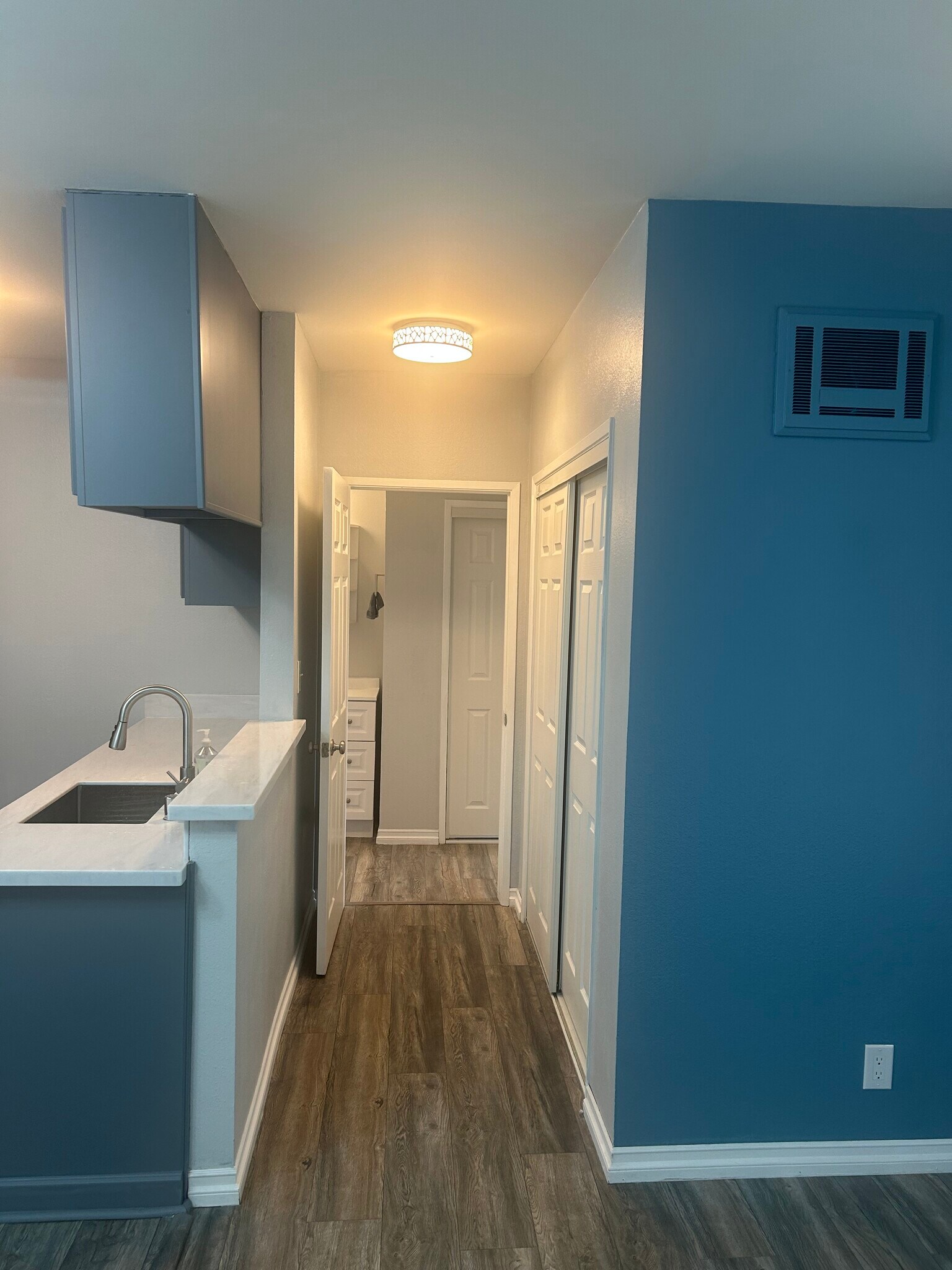 Building Photo - 3640 Cardiff Ave