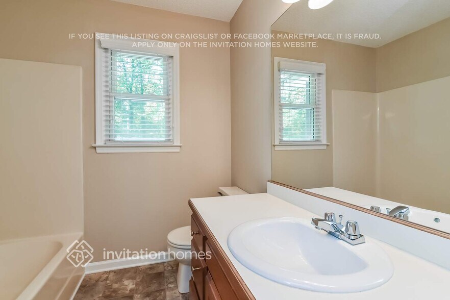 Building Photo - 5024 Logans Run