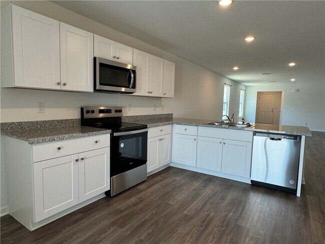 Building Photo - 2455 Tapatio Dr