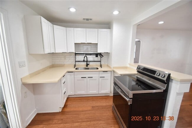 Building Photo - 4520 Burlington Ave N