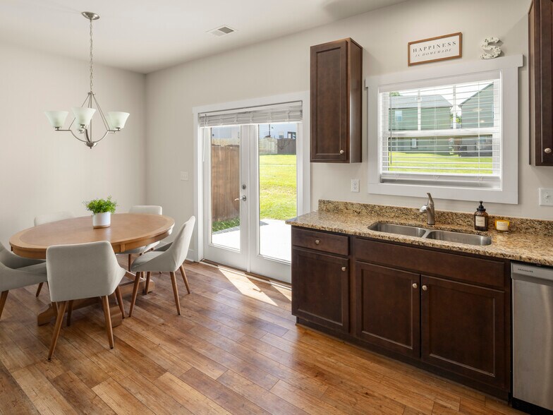 Building Photo - 84 Cardwell Ln