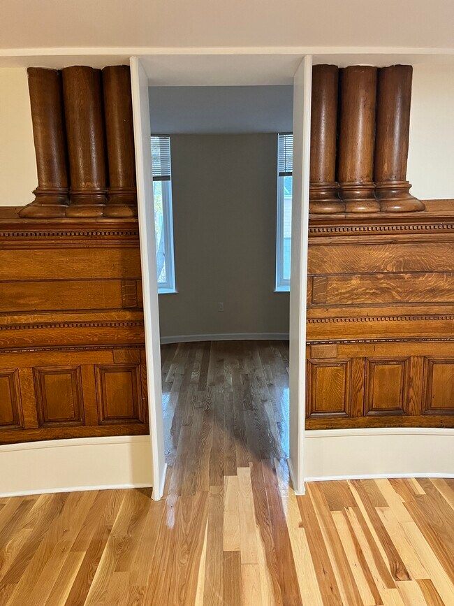 Building Photo - 17 Bow St