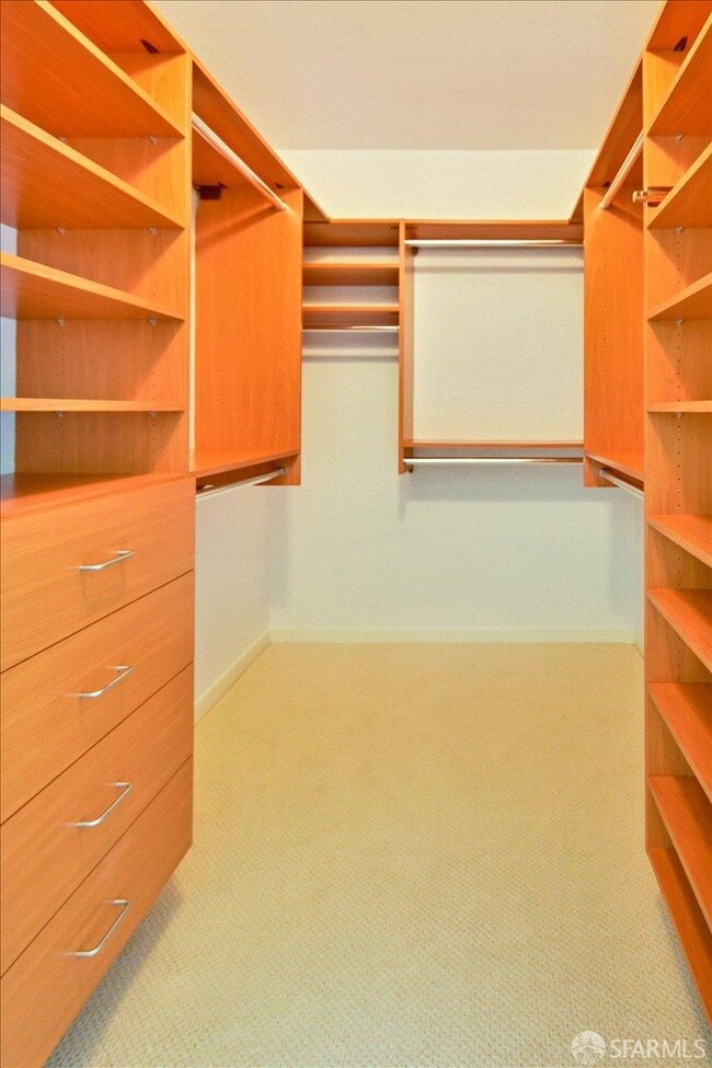 Building Photo - 88 King St