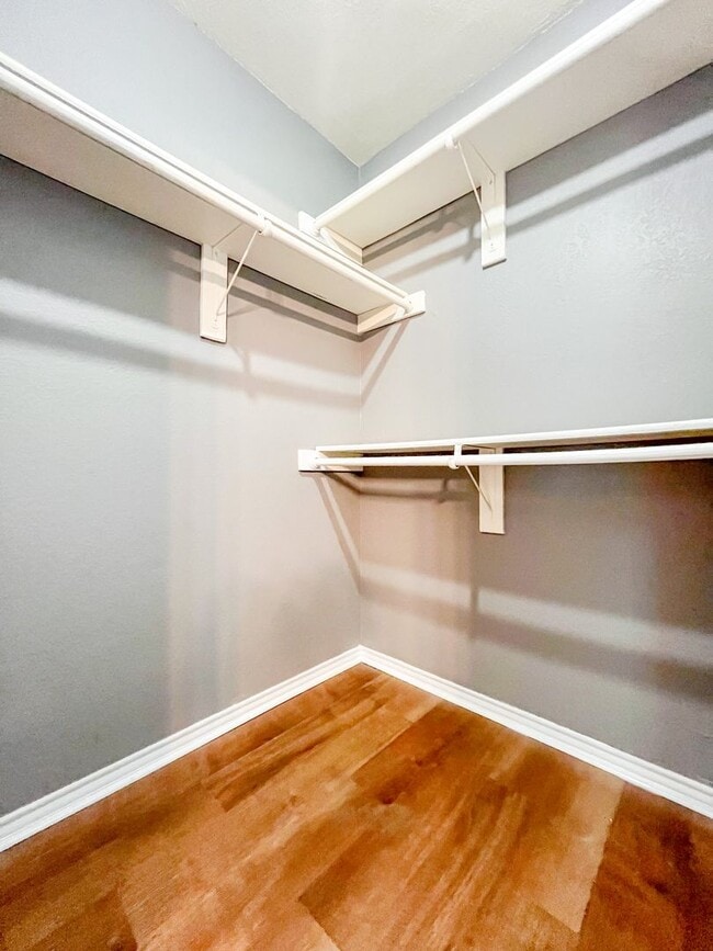 Building Photo - Available NOW This charming 1 story, 3 bedroom, 2 bath house could be your next home! Beautiful w...