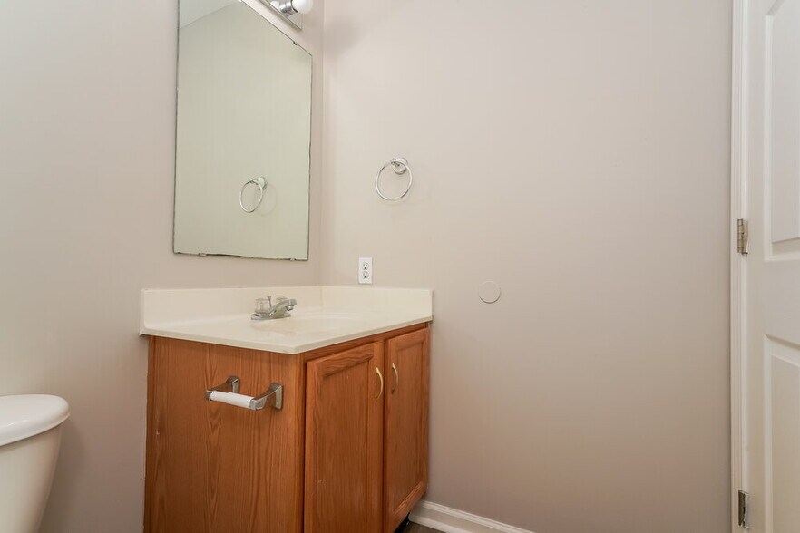 Building Photo - 4294 Blue Spruce Ct