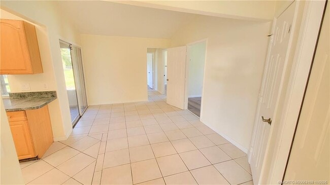 Building Photo - 3873 SW La Fleur St