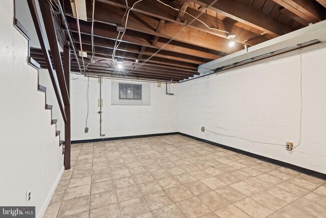 Building Photo - 340 Wesmond Dr