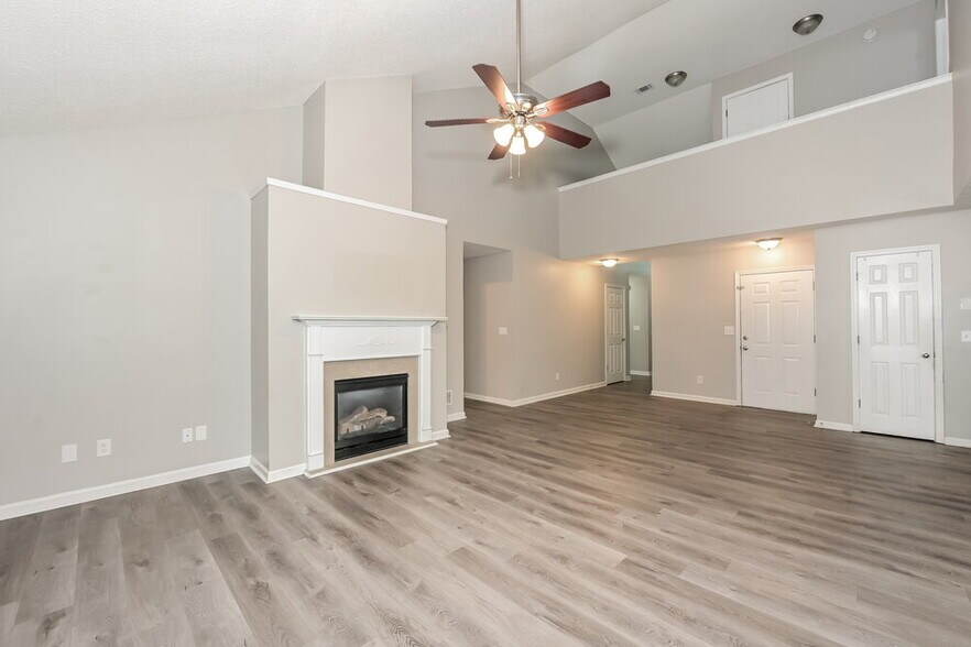 Building Photo - 3815 Pine Village Pl
