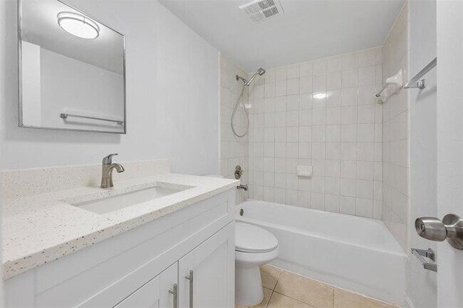 Building Photo - 4165 SW 67th Ave