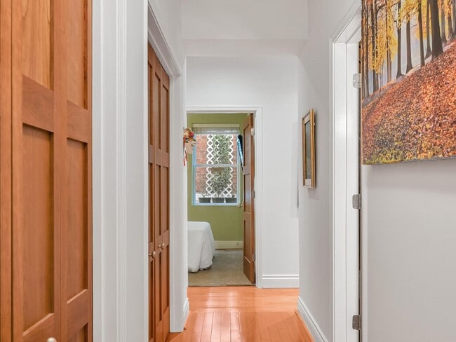 Building Photo - Fully Furnished Newly Remodeled Condo Downtown