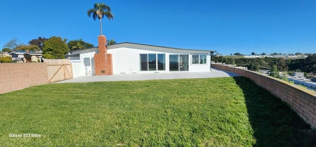 Building Photo - Freshly remodeled, 4 bedroom 2 bath house ...