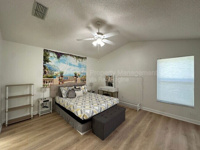 Building Photo - 1009 Lake Davenport Blvd