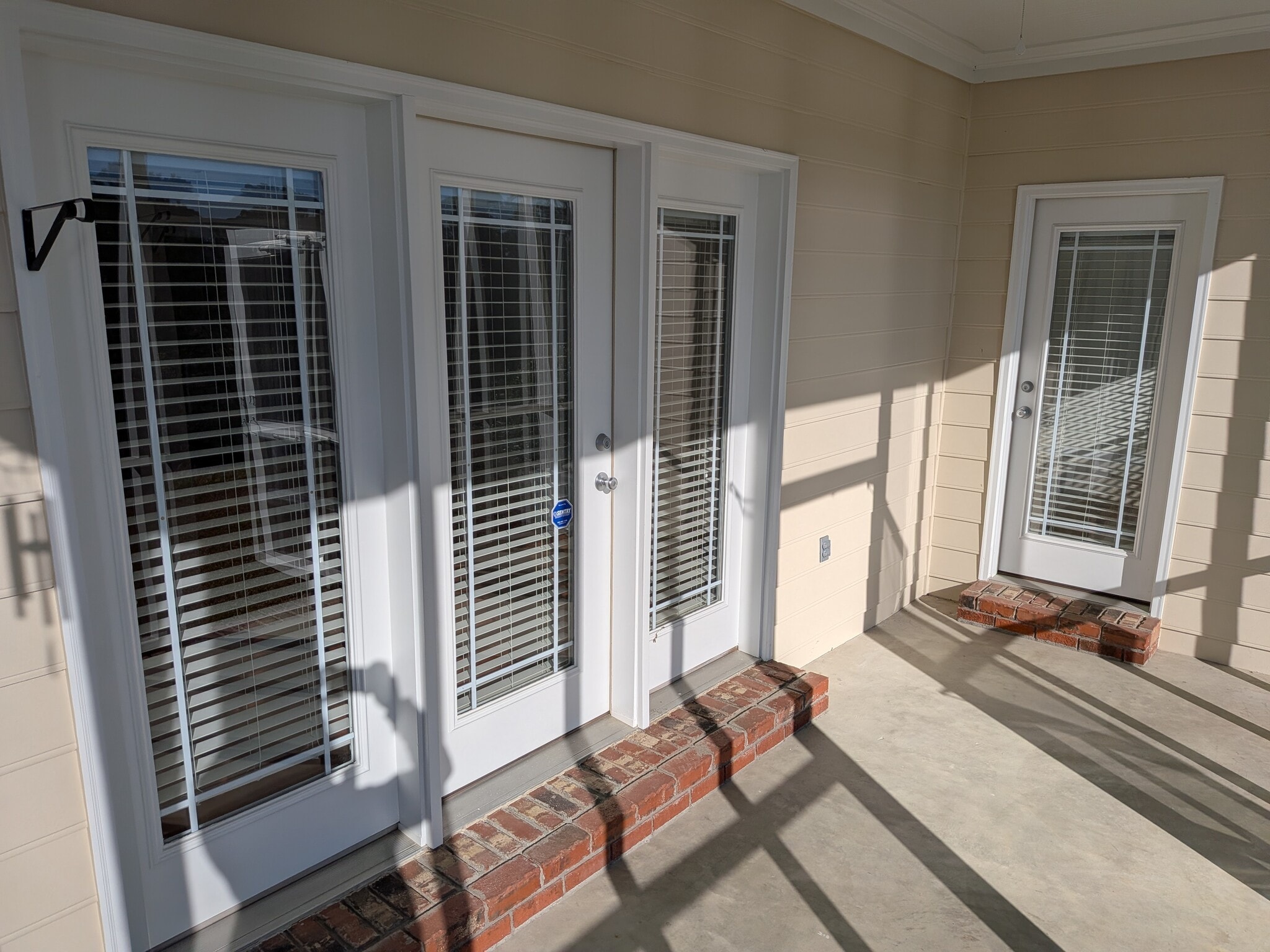 Building Photo - 927 Kensington Park Rd