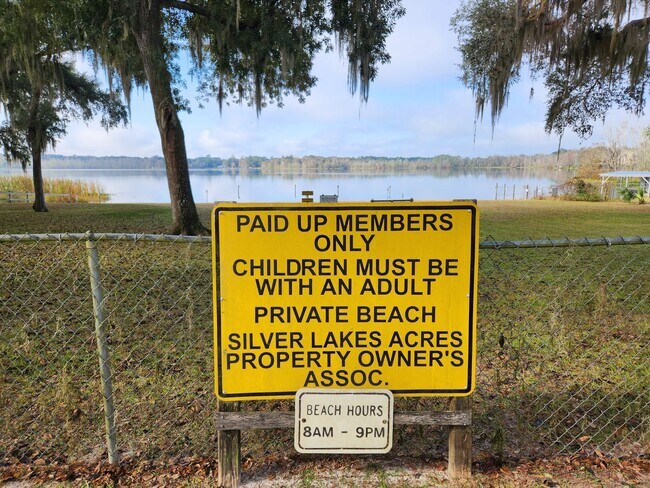 Building Photo - Discounted rent!.. 2 Bed 1 Bath Loaded with XTRA features!