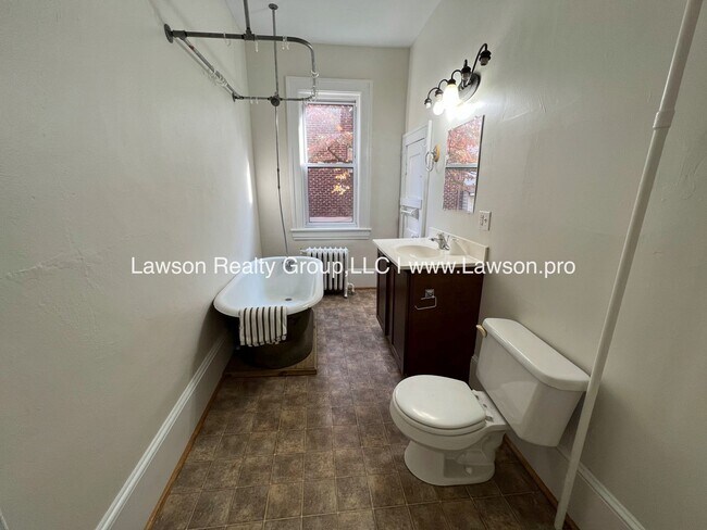 Building Photo - 1625 Westover Ave SW