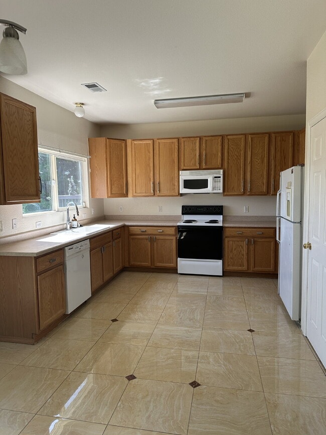 Building Photo - 3870 S Himalaya Way