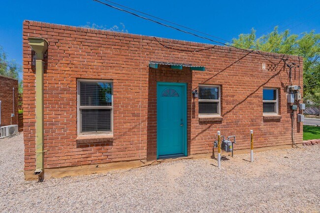 Building Photo - 305-315 N Highland Ave