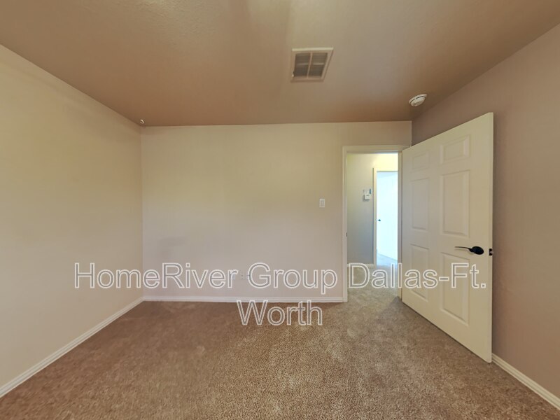 Building Photo - 13358 Roadster Dr