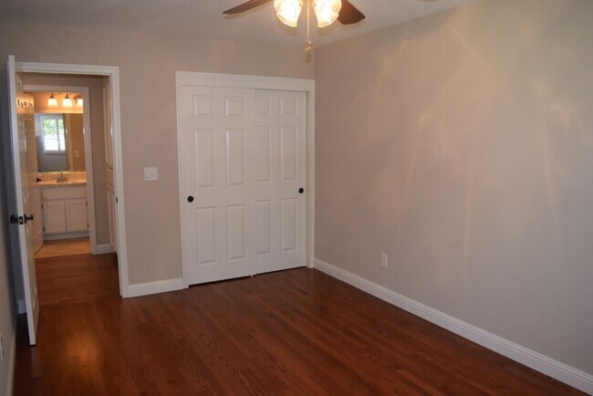 Building Photo - 1657 Stone Way