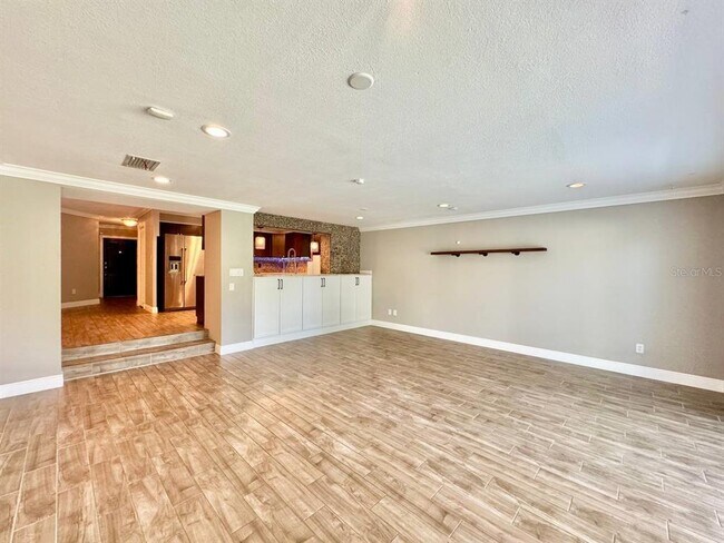 Building Photo - 4919 Chariton Ave