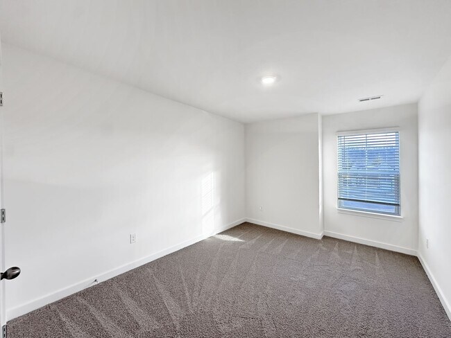 Building Photo - Welcome home to the Cabral at Belhaven in Corryton!