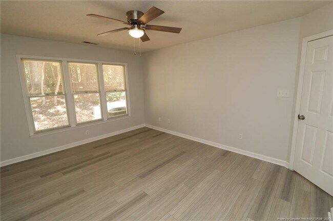 Building Photo - 310 Riverwalk Cir